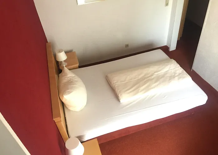 Der Schoene Asten - ホテル